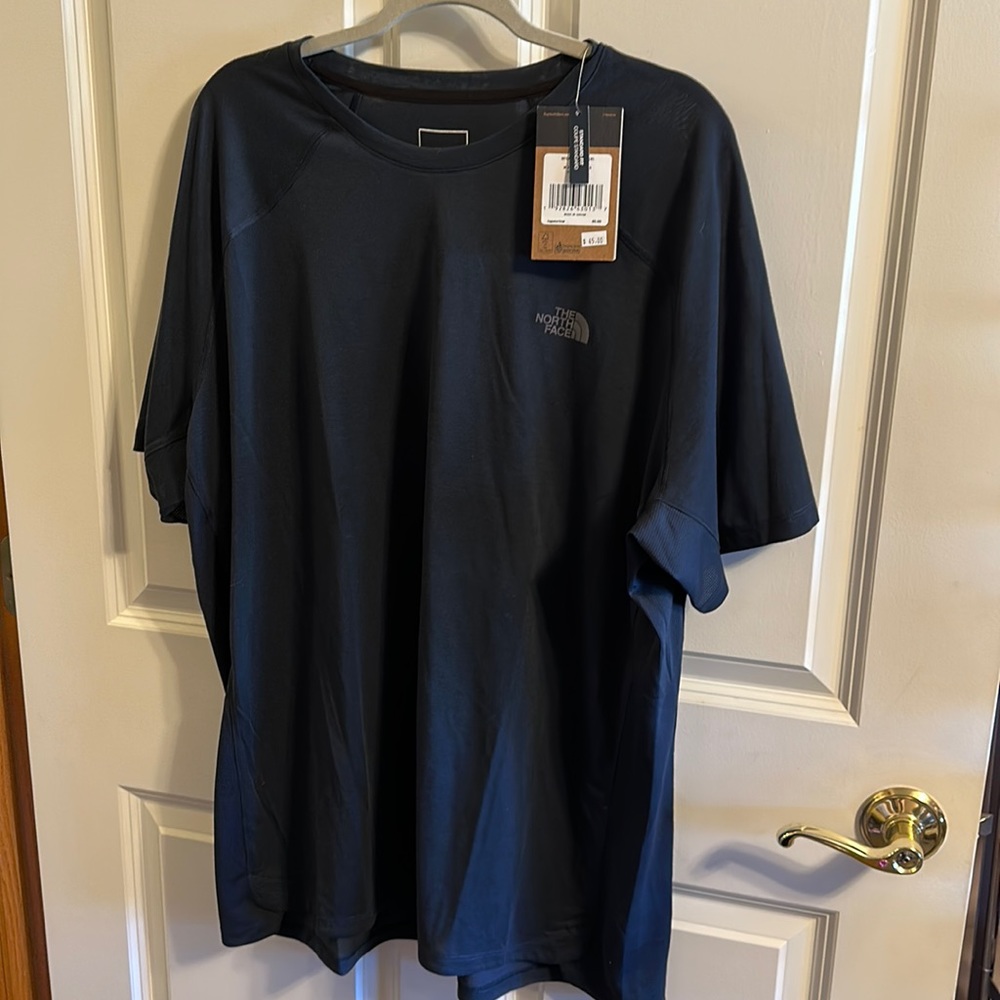 NWT Men’s TNF Essential Tee. Navy. Size XXL.